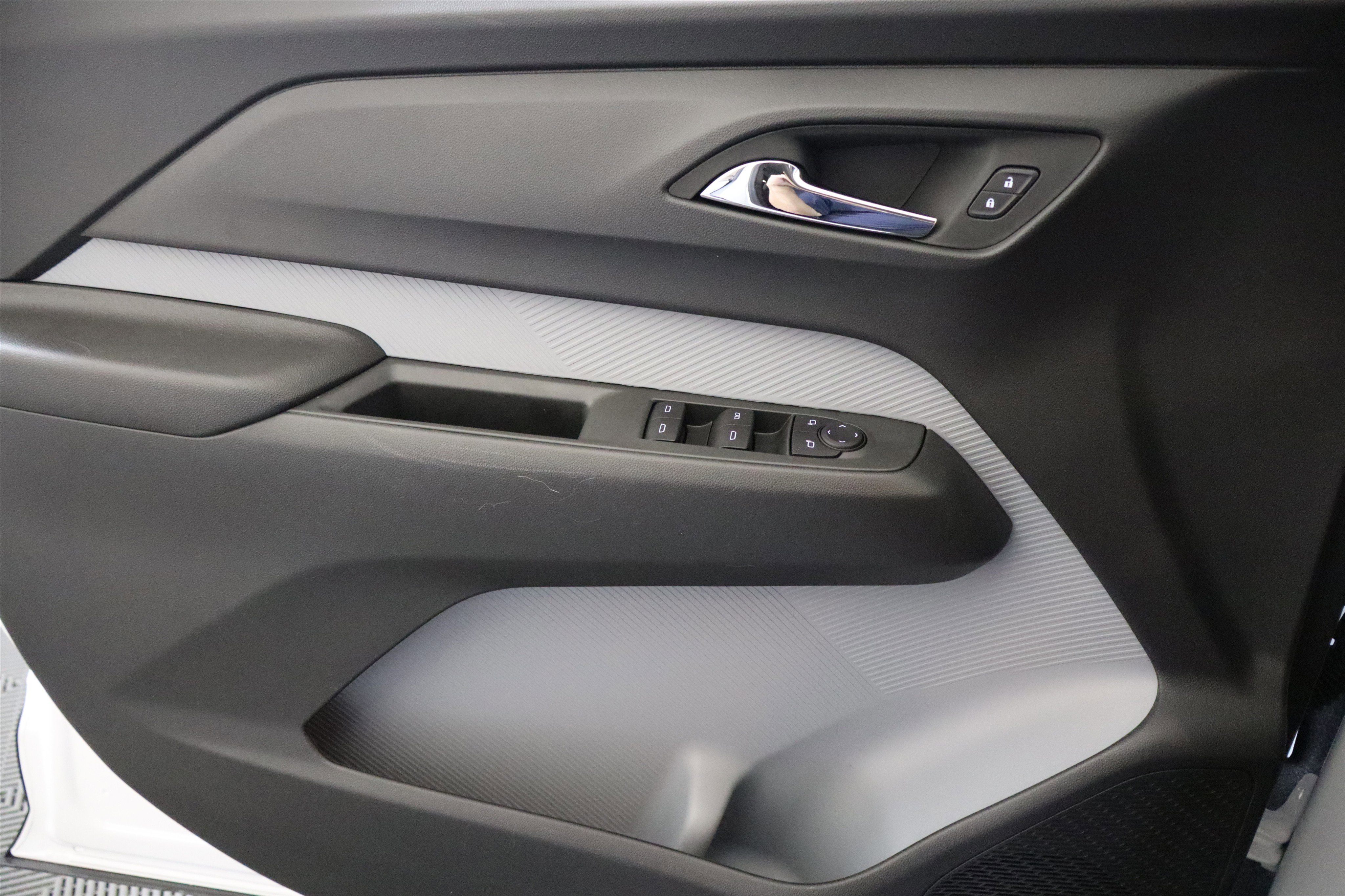 New 2027 Chevrolet Bolt LT w/ Comfort Package image 34