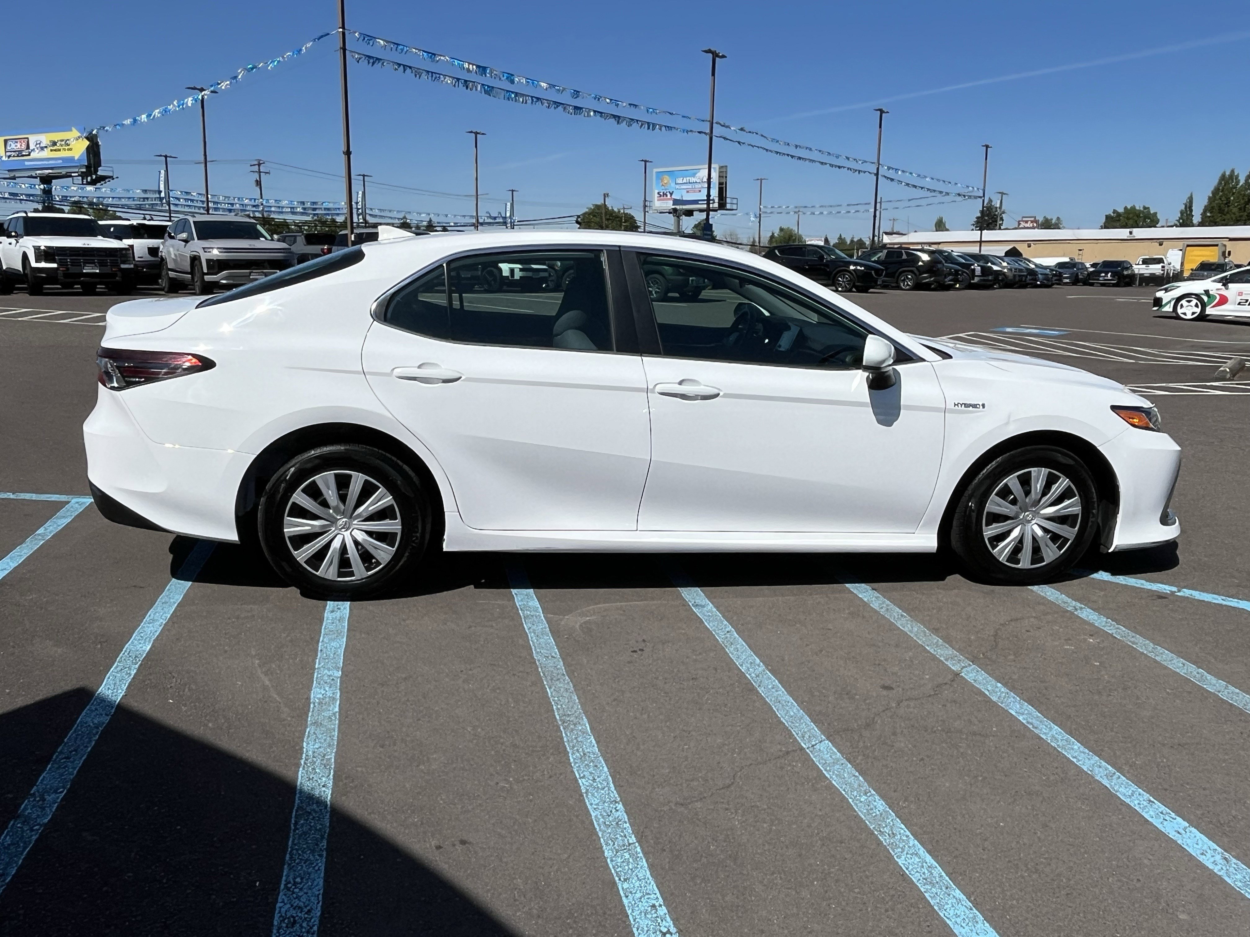 Used 2021 Toyota Camry LE FWD image 6