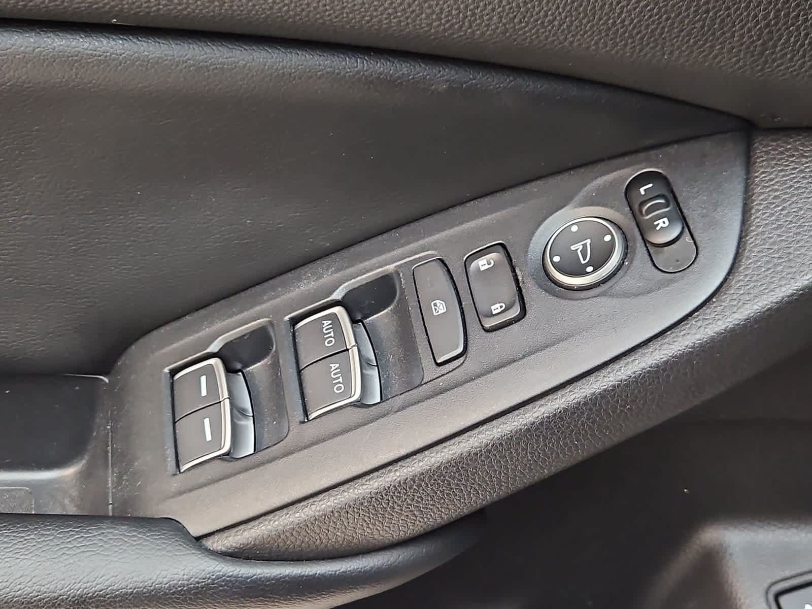 Used 2018 Honda Accord EX image 17