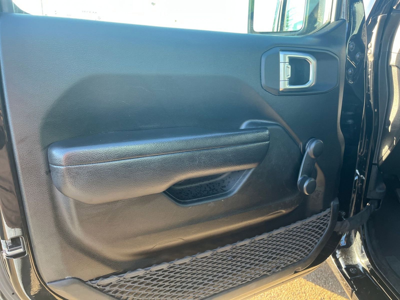 Used 2023 Jeep Wrangler Sport image 20