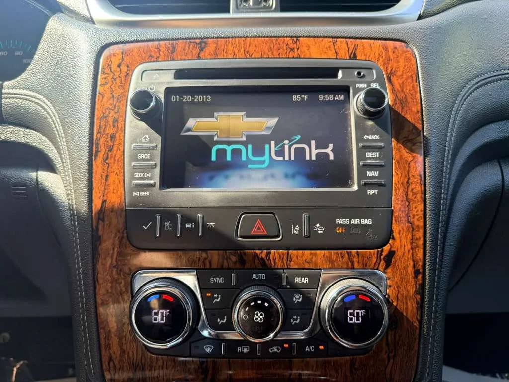 Used 2014 Chevrolet Traverse LTZ FWD image 21