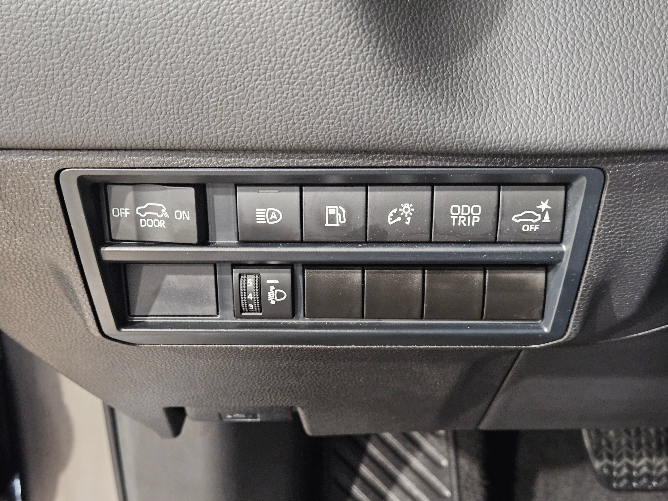 Certified 2025 Toyota Sequoia SR5 AWD/4WD image 26