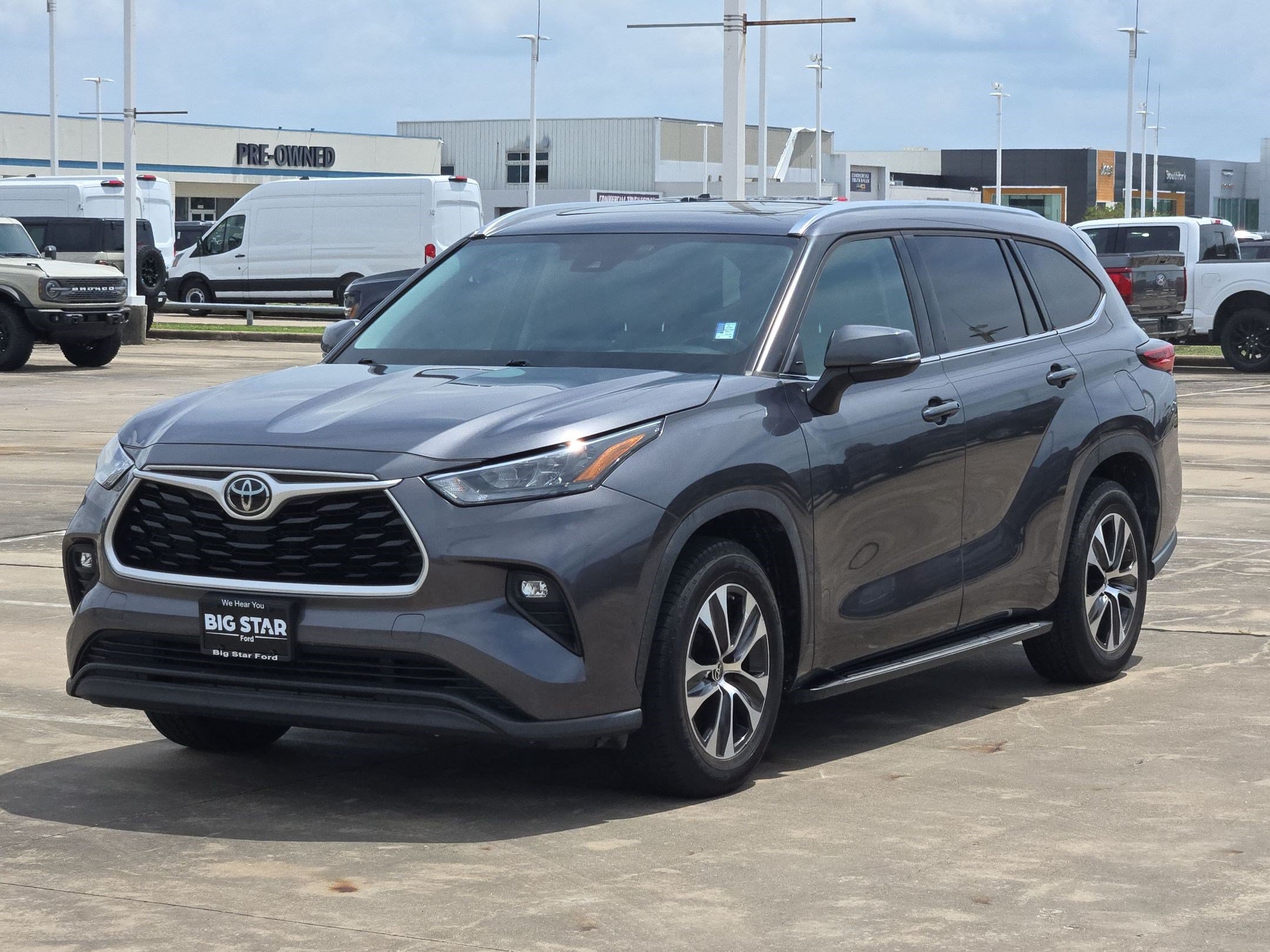 Used 2020 Toyota Highlander XLE FWD image 10