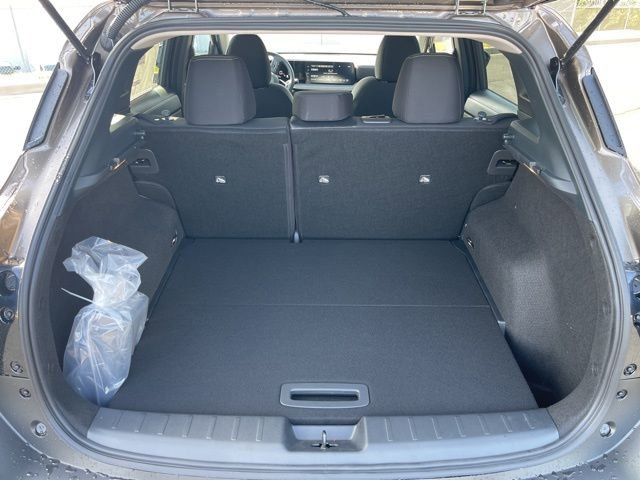 New 2025 Nissan Kicks SV image 10