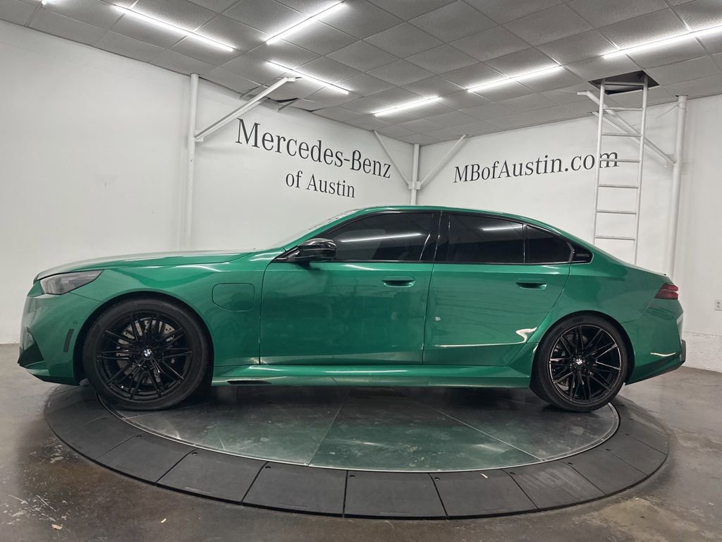 Used 2026 BMW M5 w/ Executive Package image 4