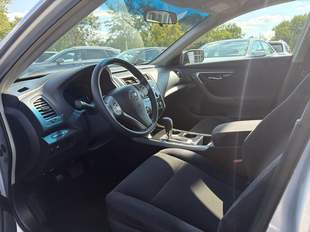 Used 2013 Nissan Altima 2.5 S FWD image 11