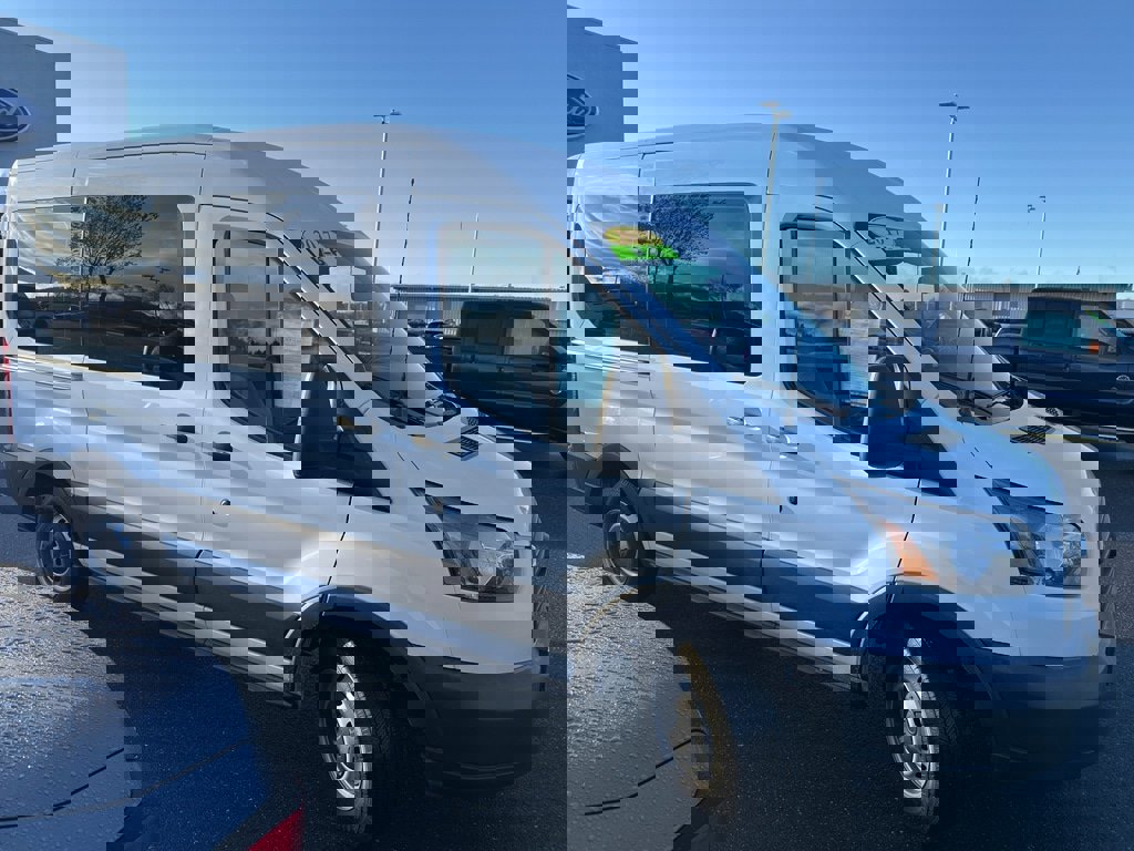 Used 2017 Ford Transit 150 XL image 7