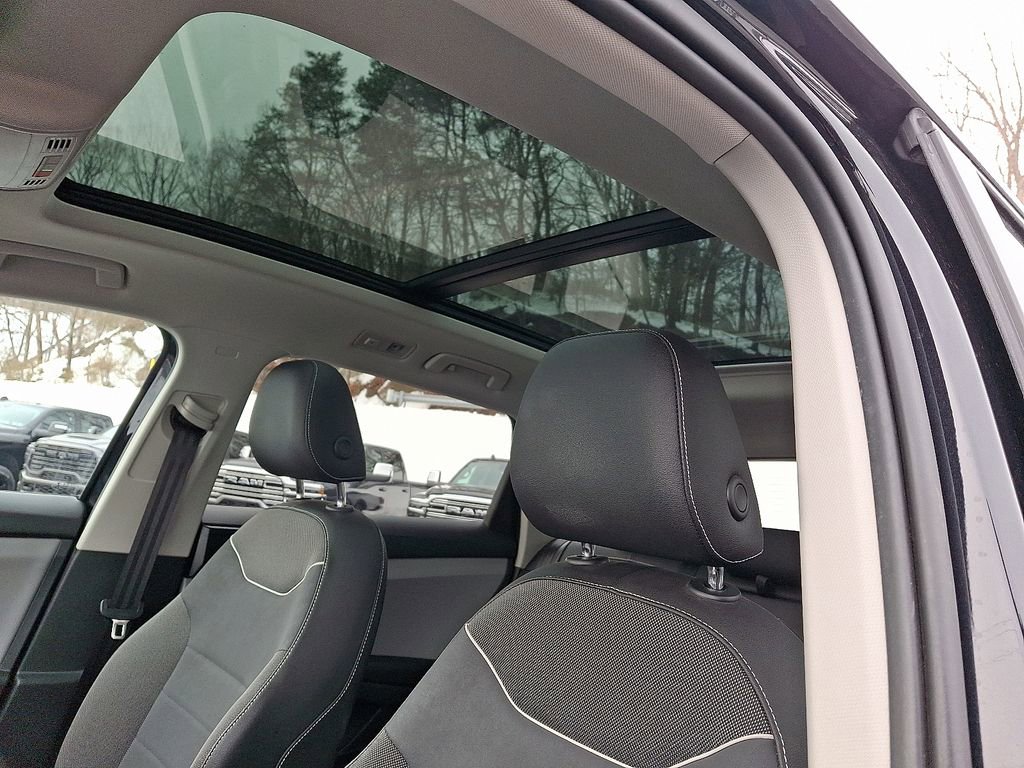 Used 2023 Volkswagen Taos SE image 17