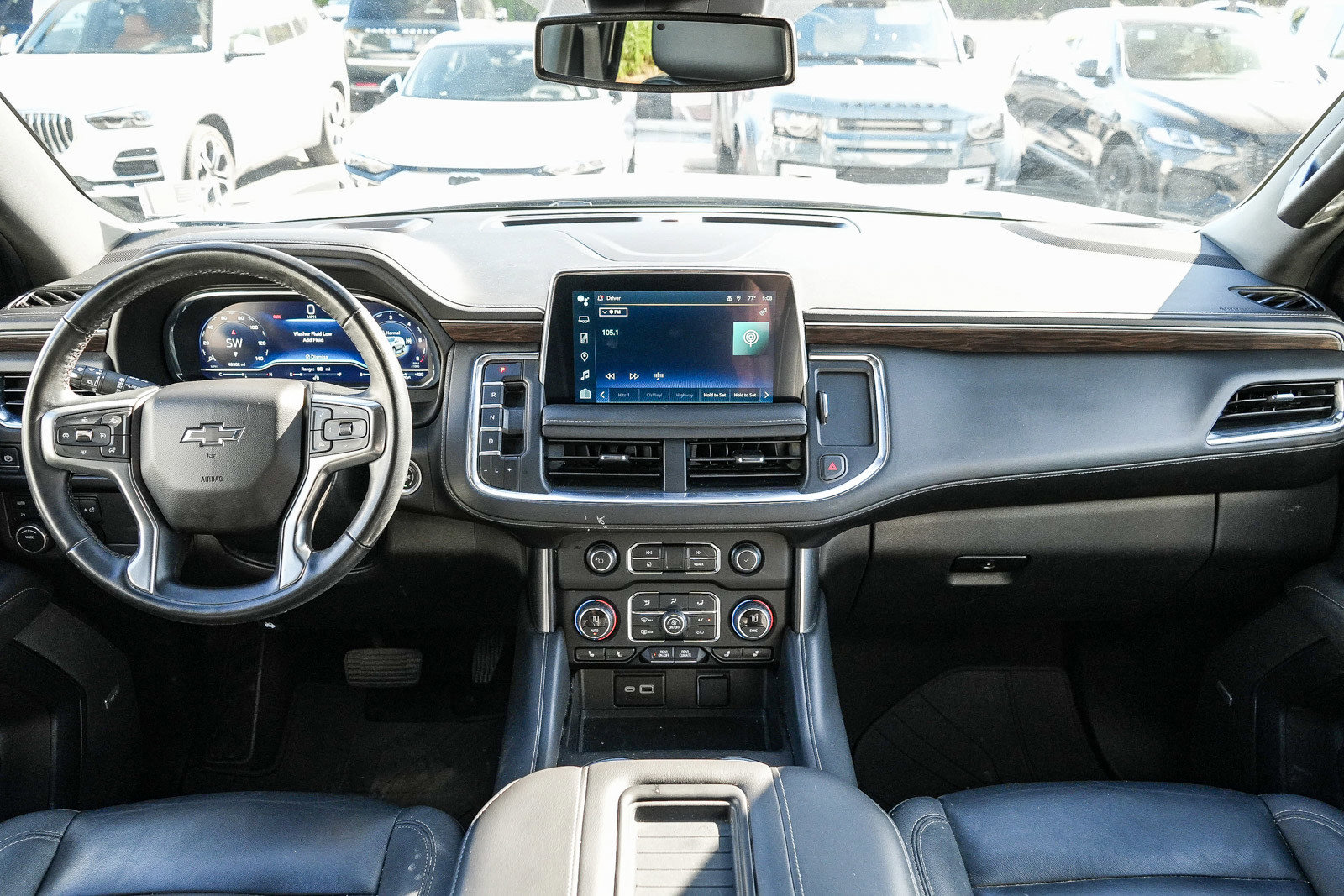 Used 2024 Chevrolet Tahoe Z71 w/ Luxury Package AWD/4WD image 15