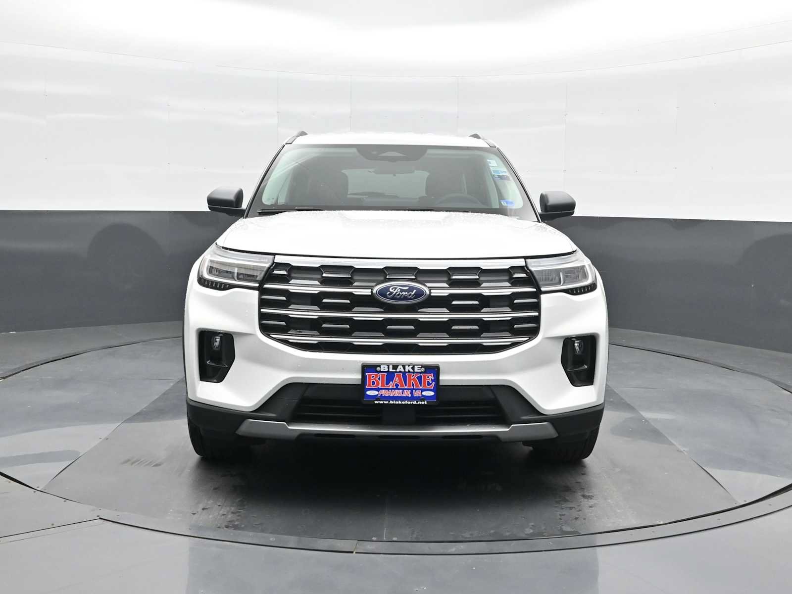 New 2026 Ford Explorer Active w/ Active Comfort Package AWD/4WD image 3