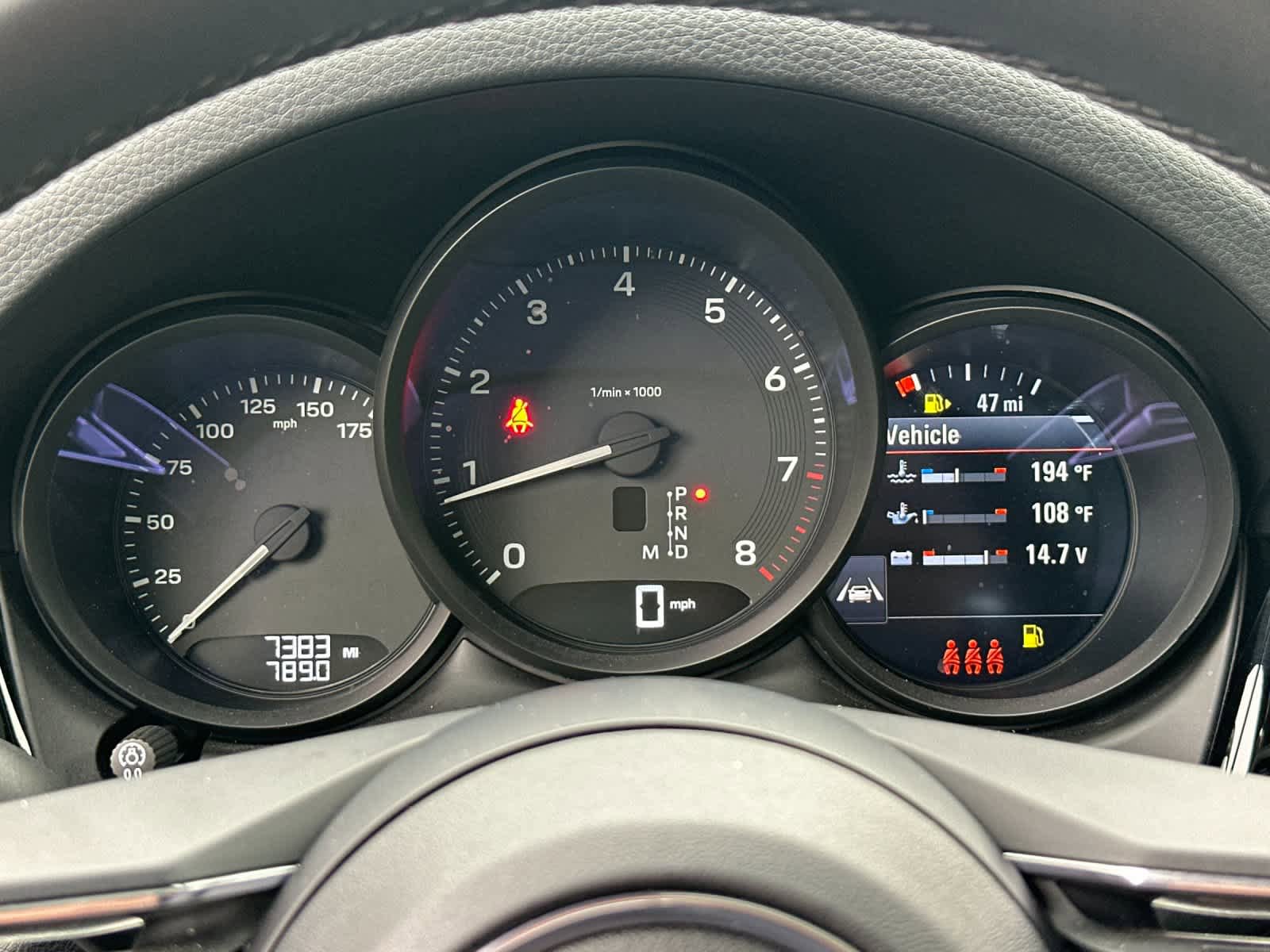 Certified 2025 Porsche Macan AWD/4WD image 28