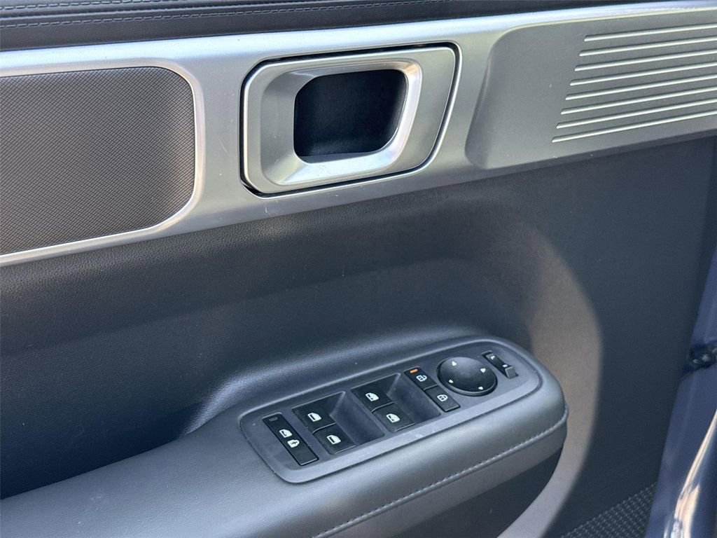 Used 2025 Hyundai Santa Fe SEL image 21