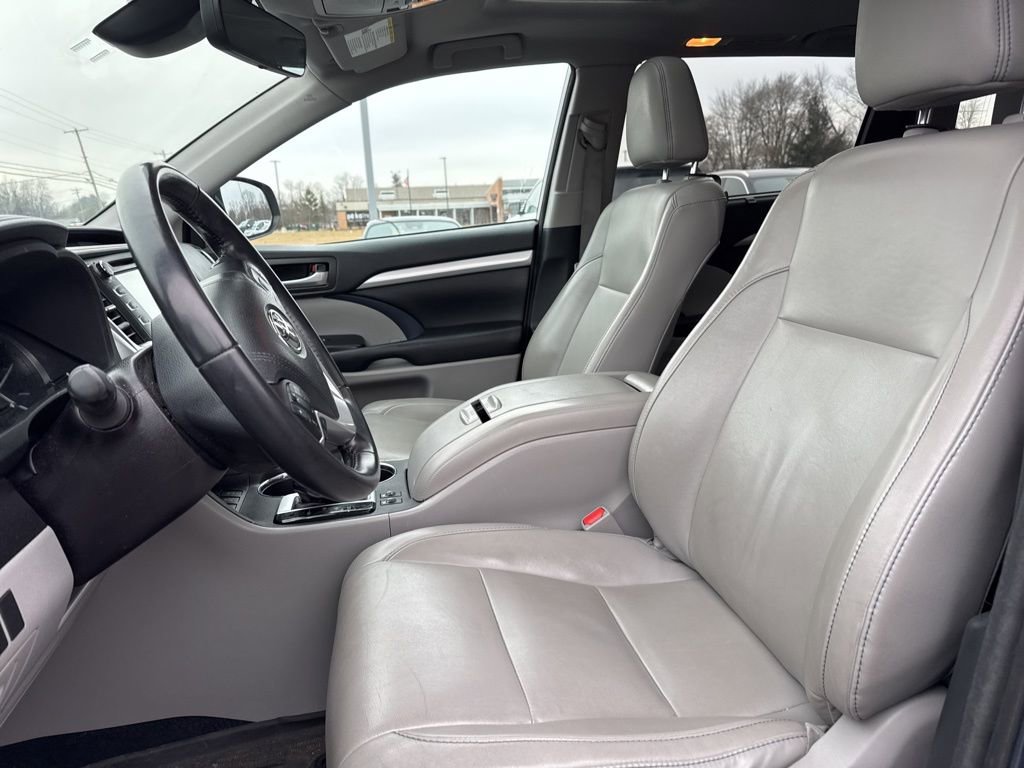 Used 2018 Toyota Highlander XLE image 9