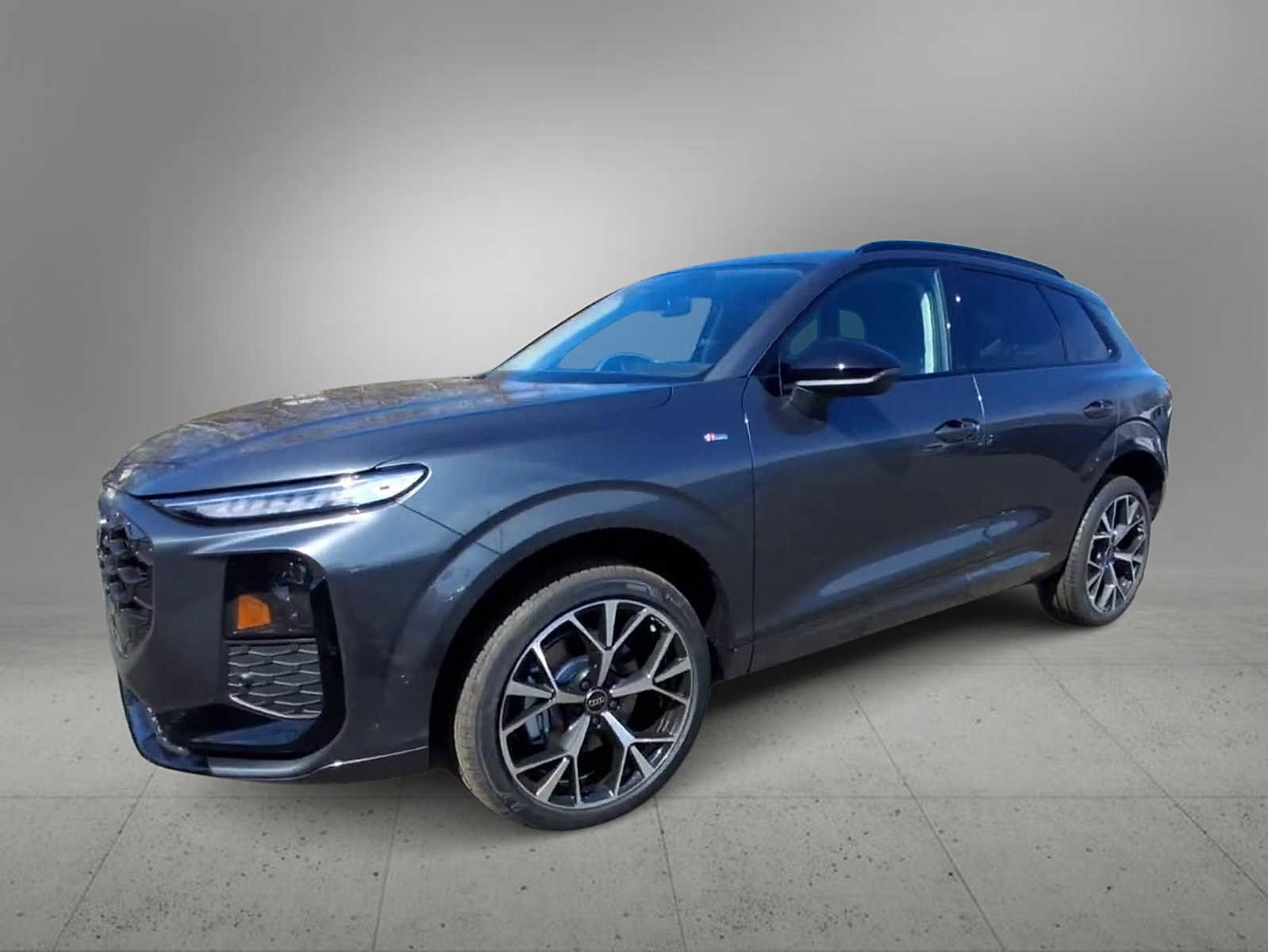 New 2026 Audi Q3 quattro 2.0T AWD/4WD image 4