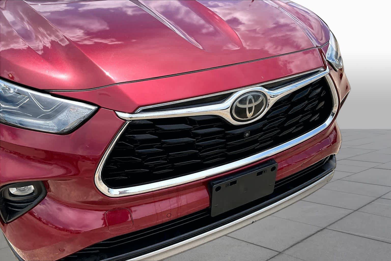 Used 2021 Toyota Highlander Platinum AWD/4WD image 30