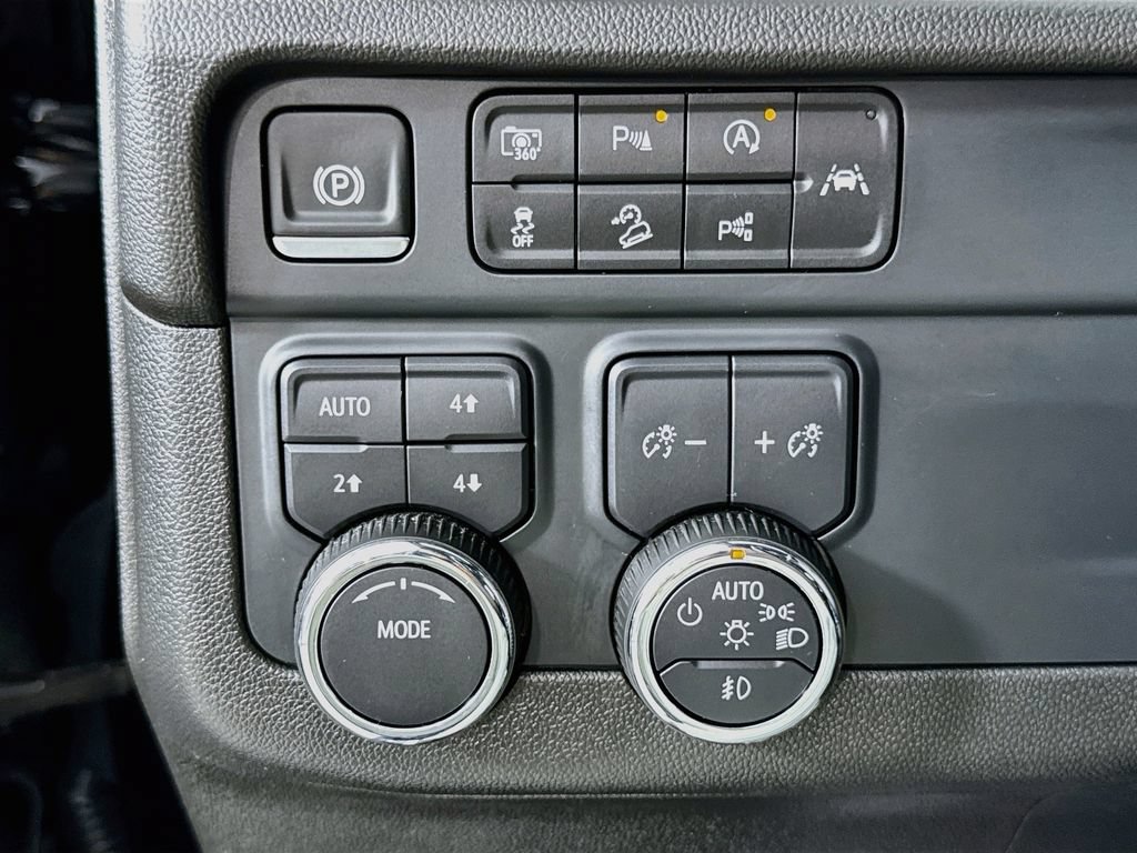 Used 2025 Chevrolet Tahoe Z71 AWD/4WD image 19