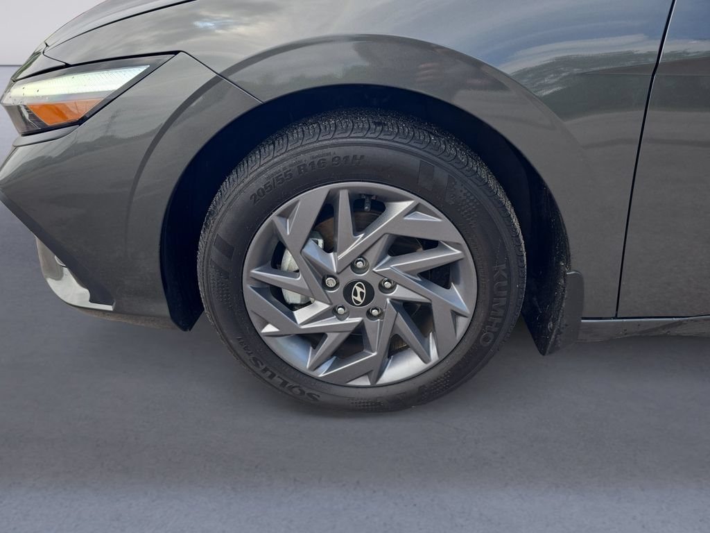 Used 2024 Hyundai Elantra SEL FWD image 10