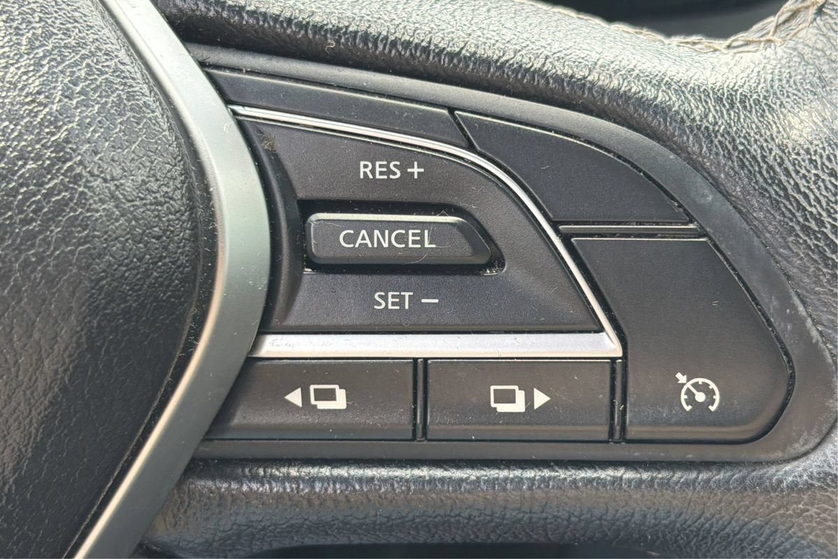Used 2018 INFINITI Q50 Luxe w/ Essential Package (3.0T Luxe) AWD/4WD image 36