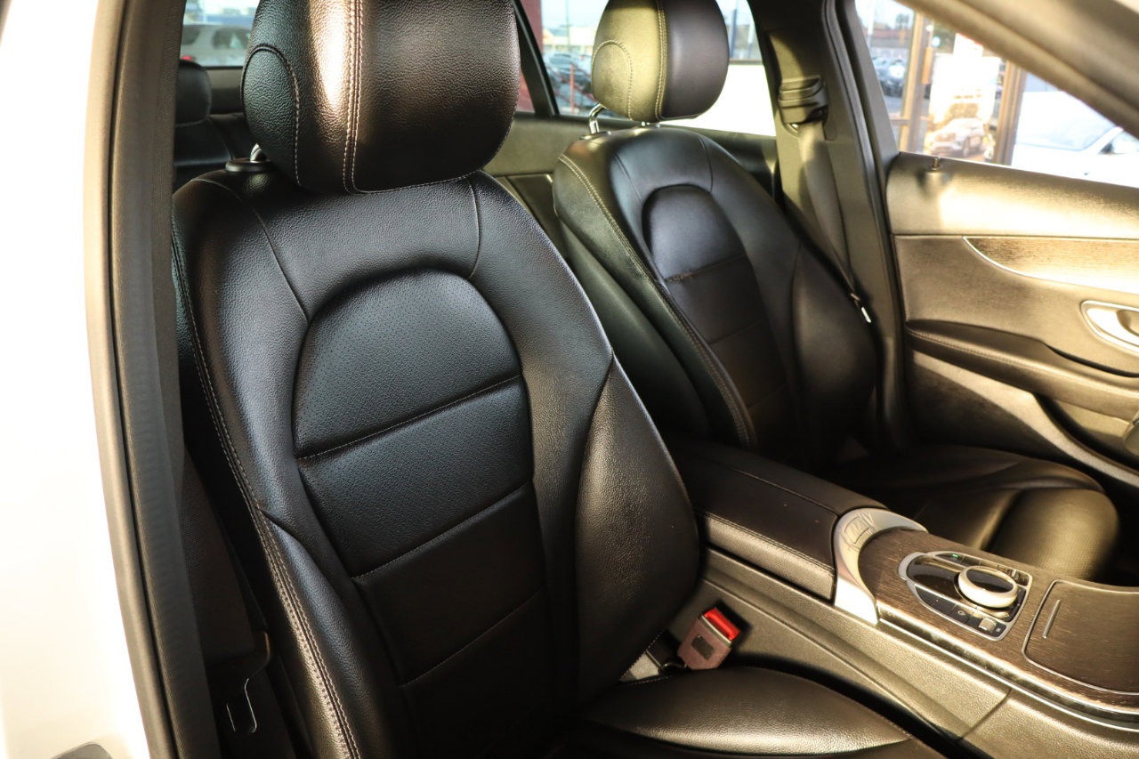Used 2019 Mercedes-Benz C 300 4MATIC Sedan image 48