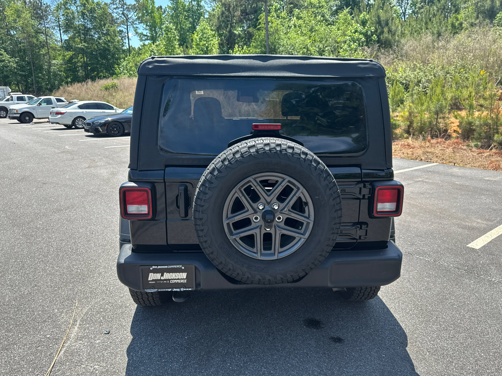 Used 2025 Jeep Wrangler Sport AWD/4WD image 6