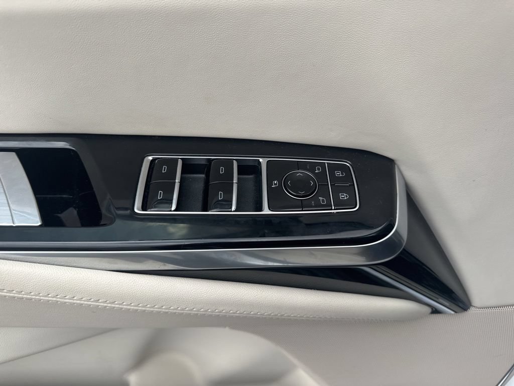 Used 2025 Cadillac Escalade Sport Platinum w/ LPO, ONYX Package AWD/4WD image 15