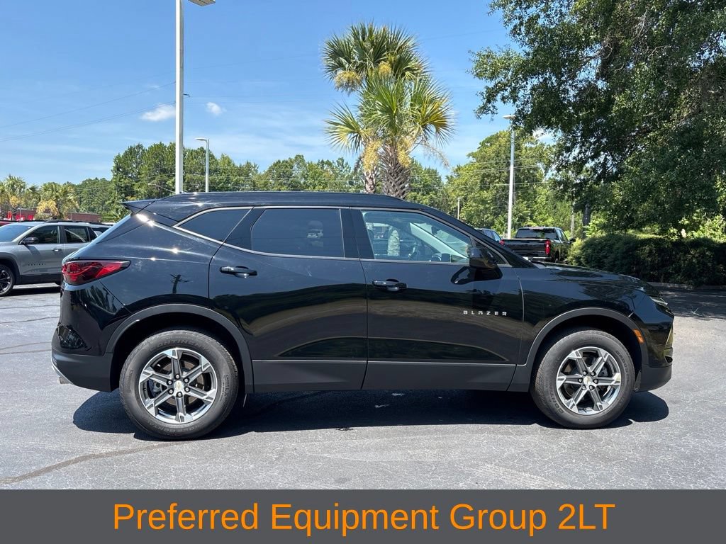 Used 2024 Chevrolet Blazer LT w/ Convenience Package FWD image 4