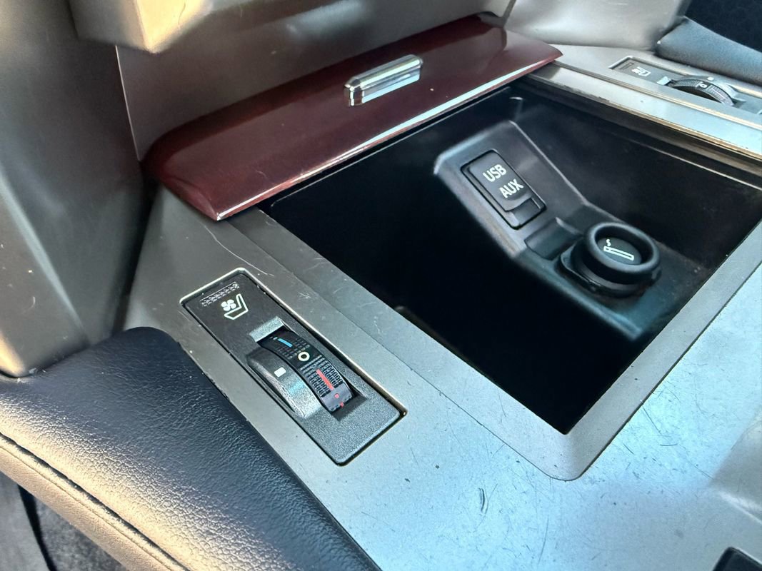 Used 2011 Lexus GX 460 image 38