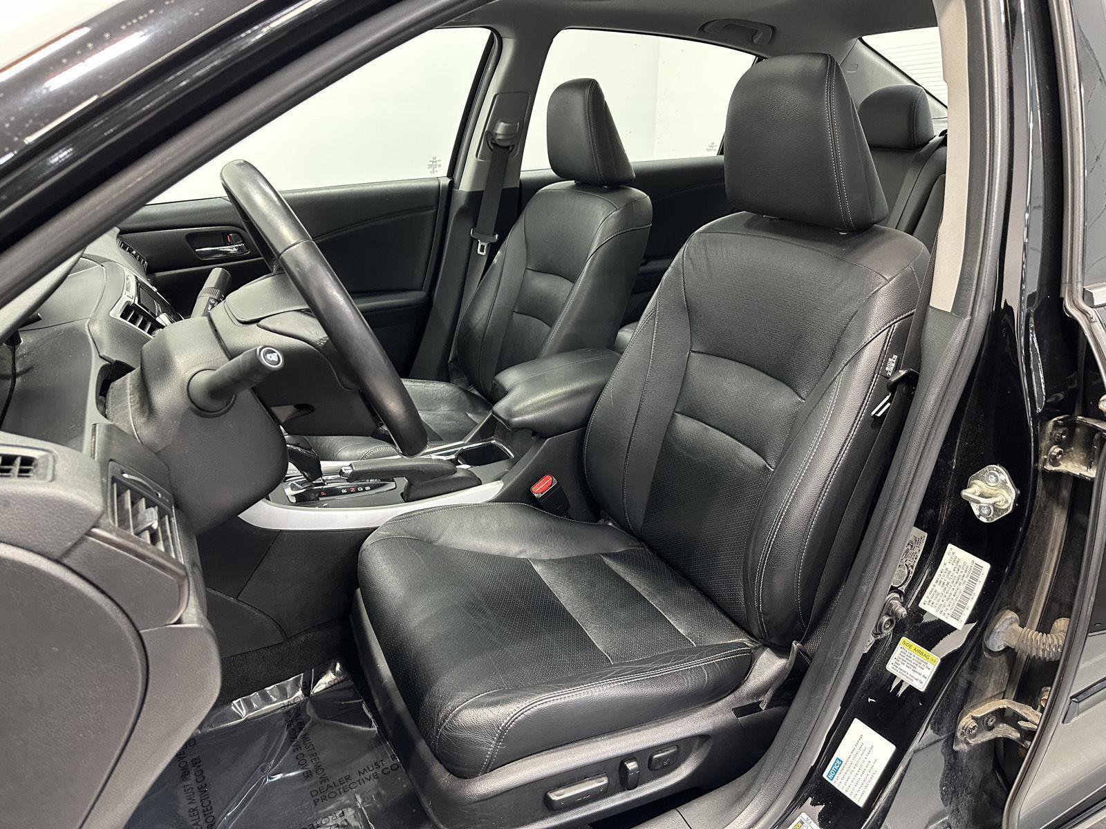 Used 2015 Honda Accord Touring image 11