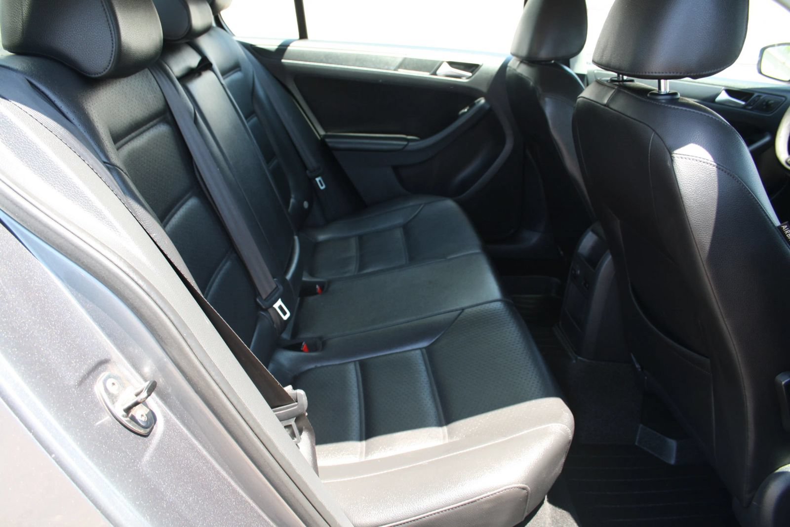 Used 2014 Volkswagen Jetta SE FWD image 16