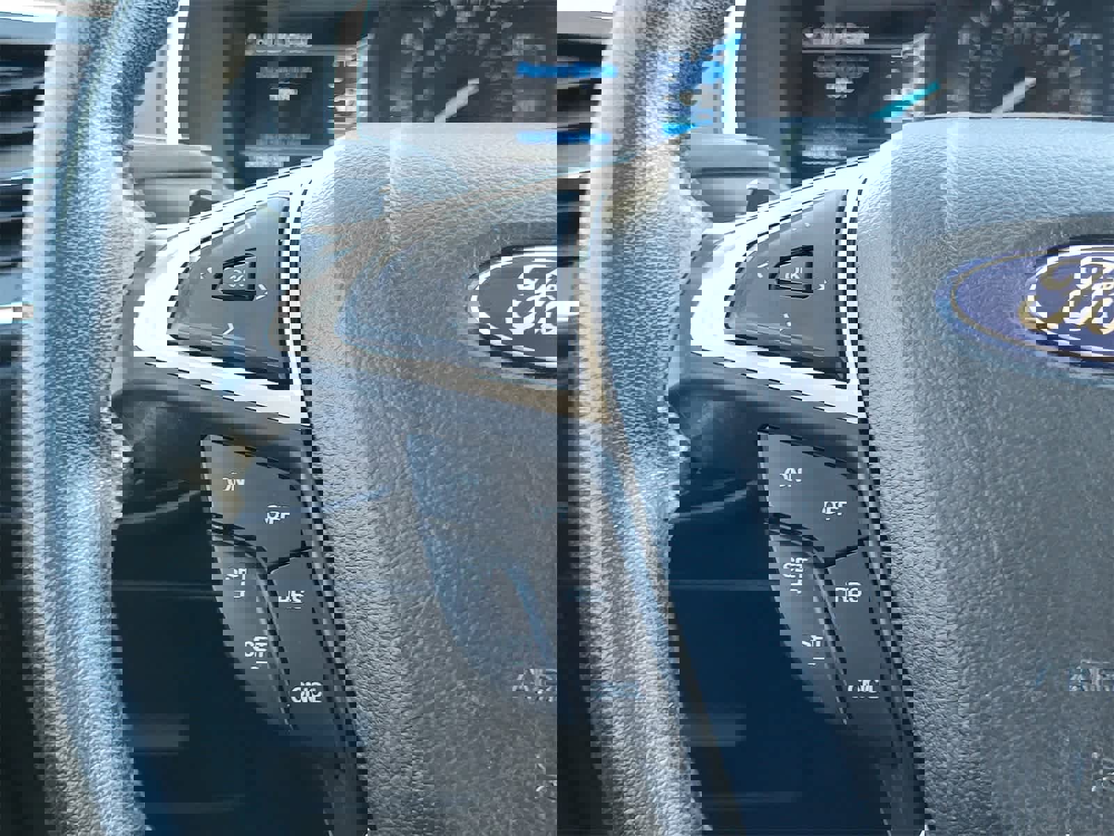 Used 2017 Ford Edge Titanium w/ Equipment Group 301A image 17