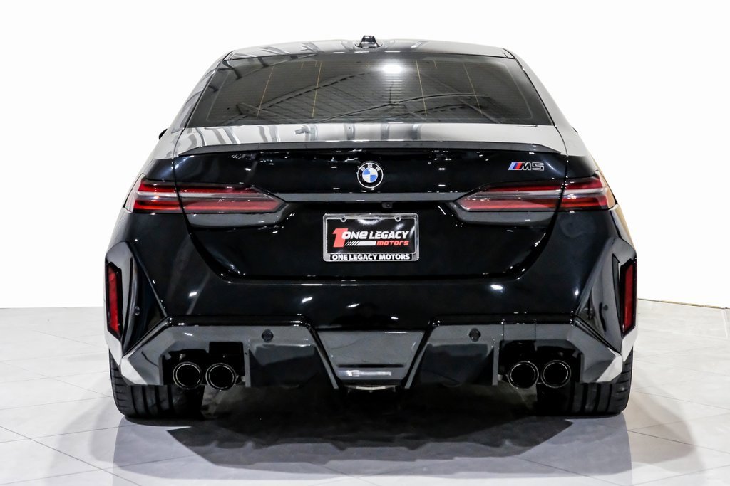Used 2025 BMW M5 w/ Carbon Package image 8
