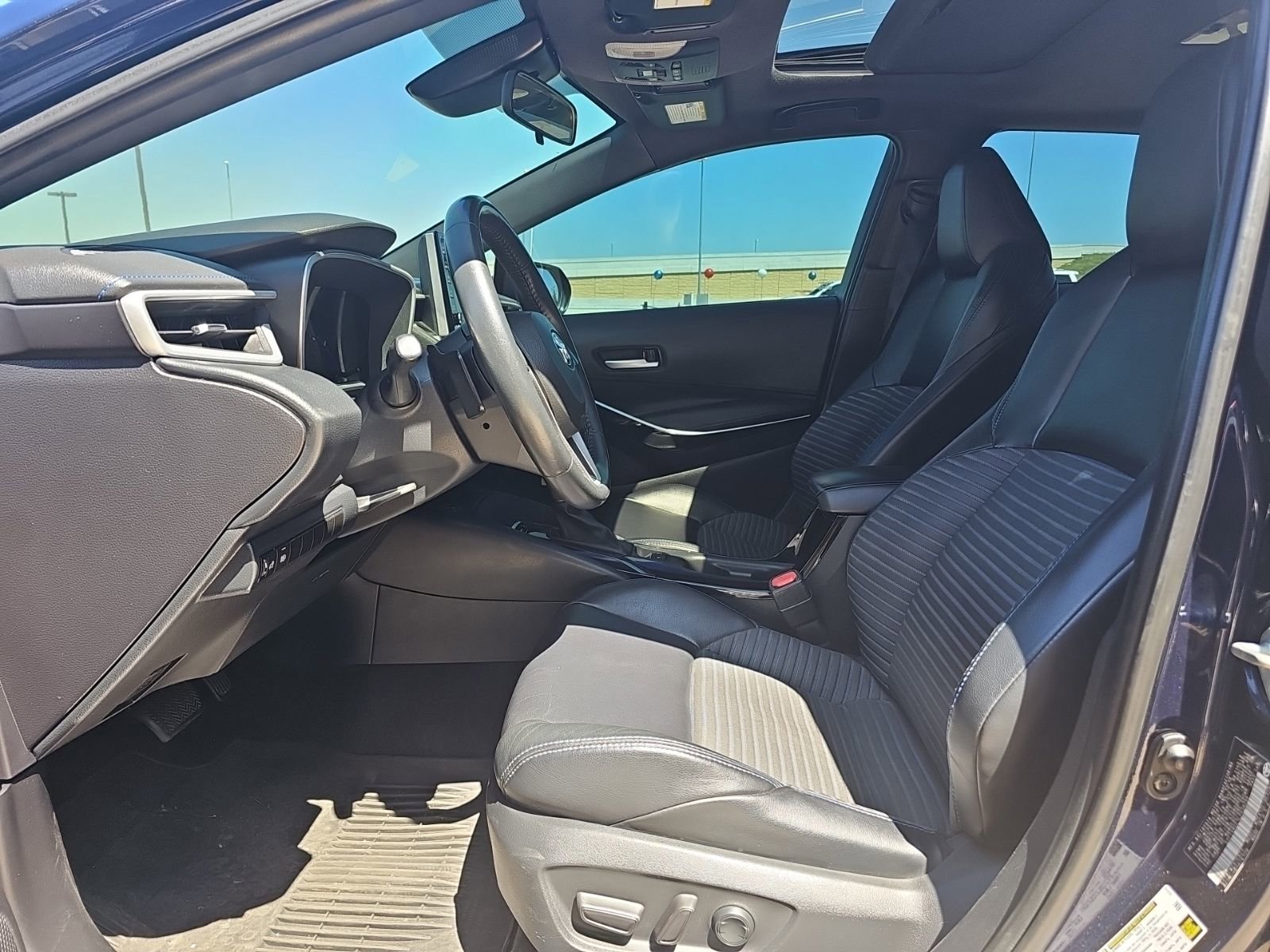 Used 2020 Toyota Corolla XSE FWD image 13