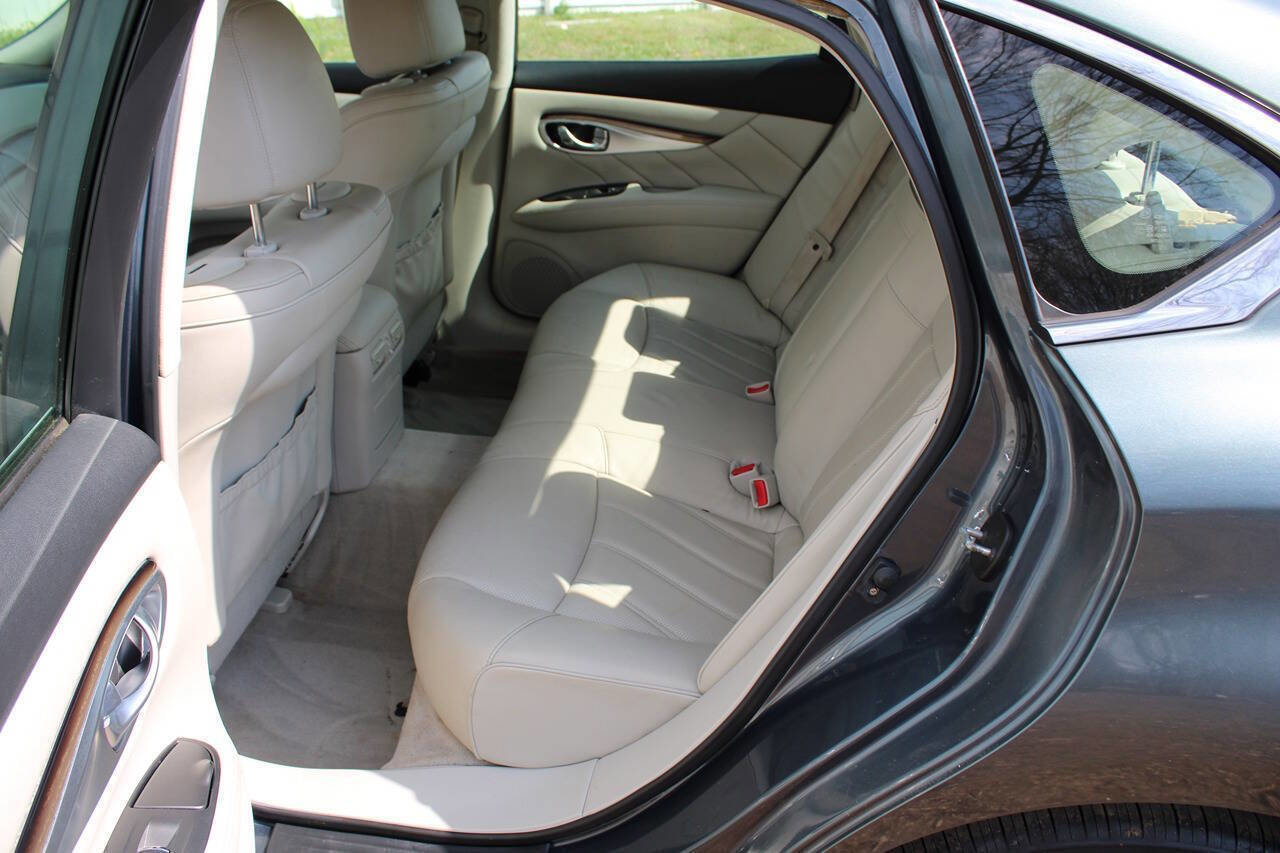 Used 2011 INFINITI M37 x w/ Deluxe Touring Pkg image 31