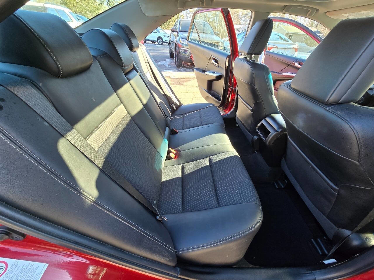 Used 2014 Toyota Camry SE FWD image 16