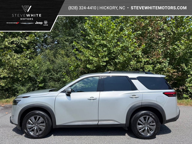 Used 2025 Nissan Pathfinder SV