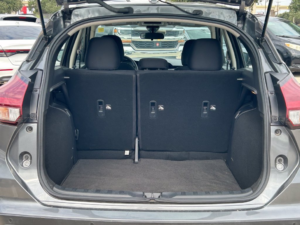 Used 2023 Nissan Kicks SV FWD image 14