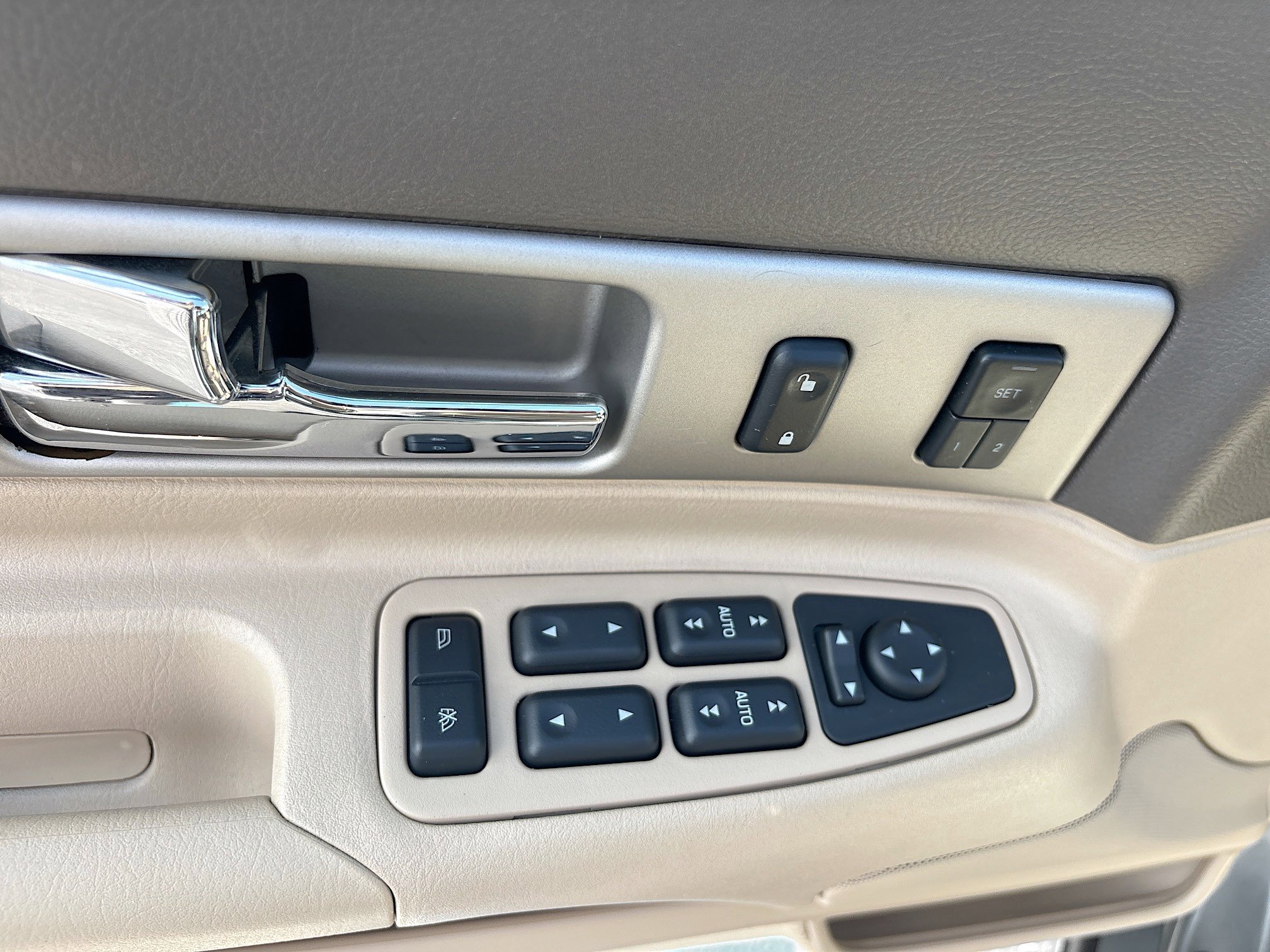 Used 2006 Lincoln LS image 13