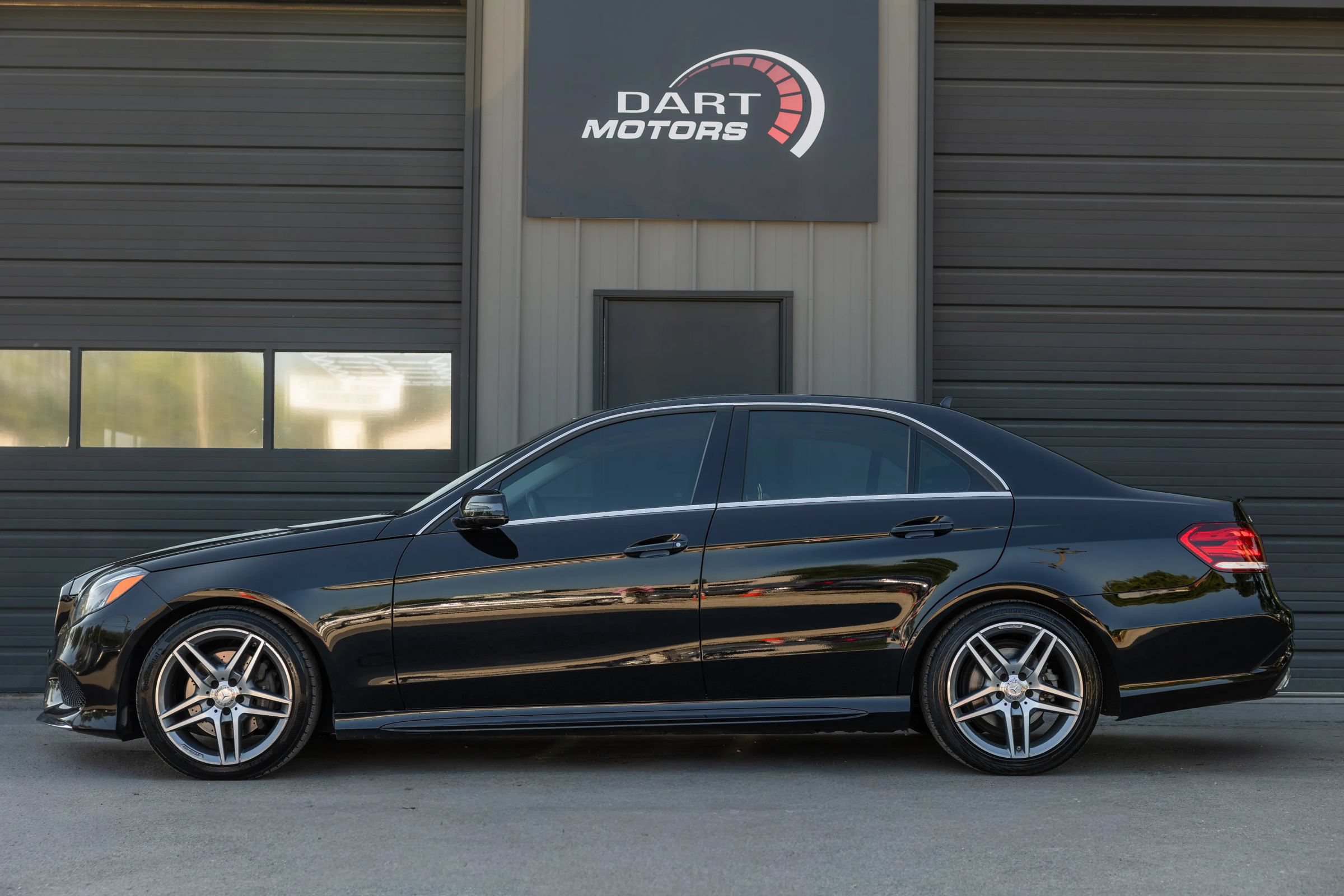 Used 2014 Mercedes-Benz E 350 4MATIC Sedan image 4