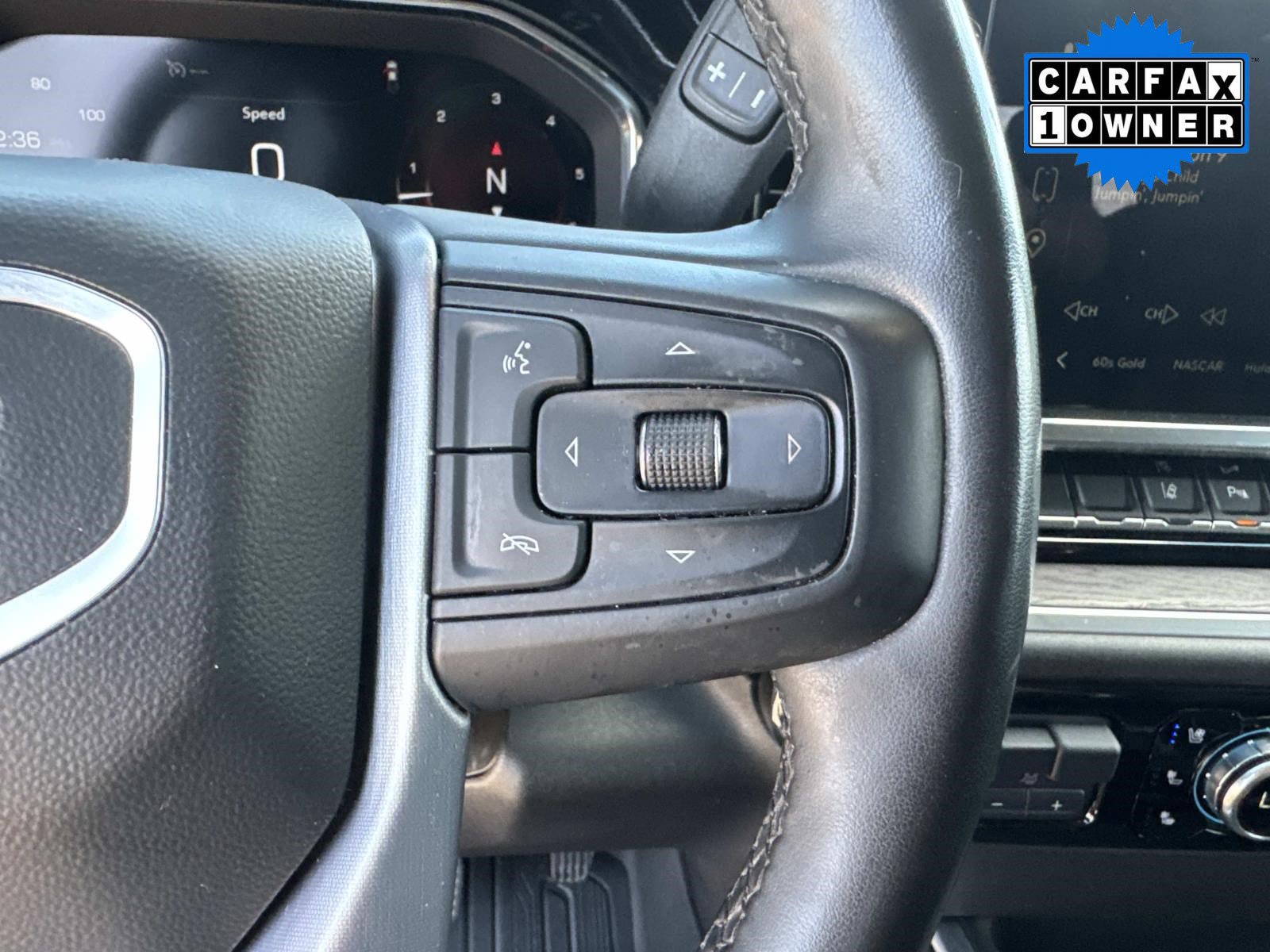 Used 2025 GMC Sierra 2500 SLT AWD/4WD image 36