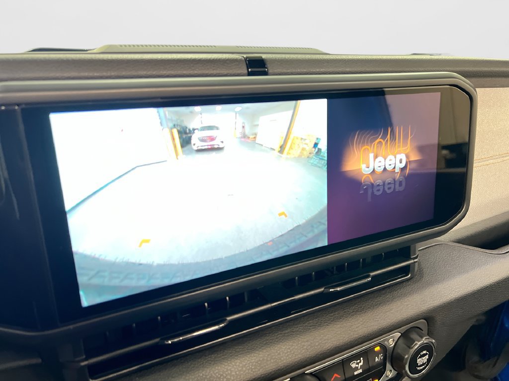 Used 2025 Jeep Wrangler Sport AWD/4WD image 31