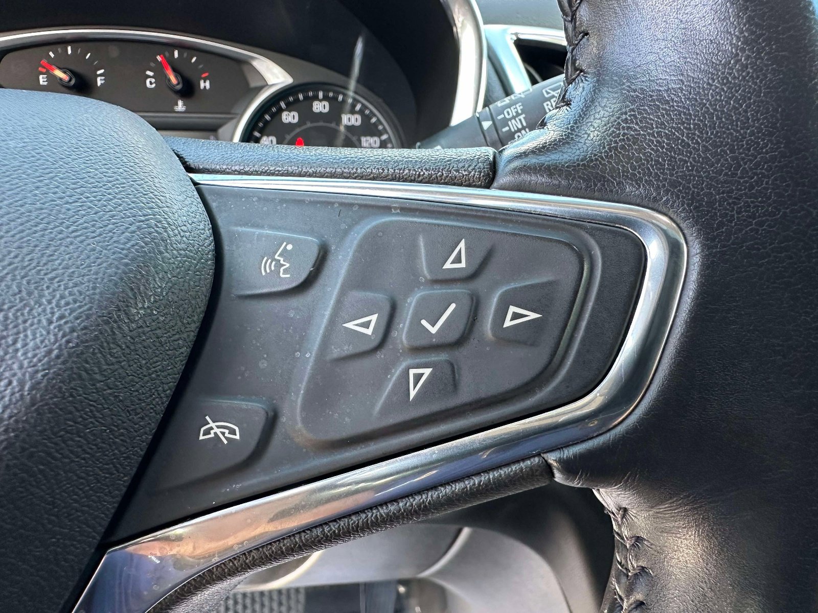 Used 2021 Chevrolet Equinox Premier image 16