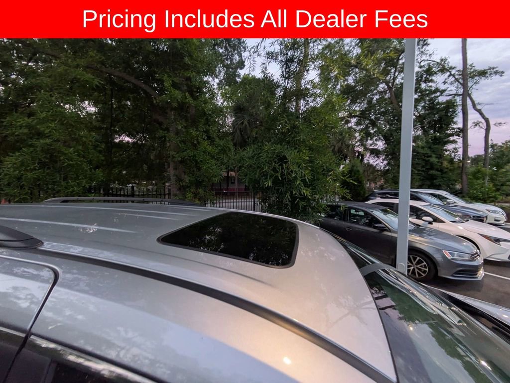 Used 2024 Toyota Sienna XLE FWD image 11