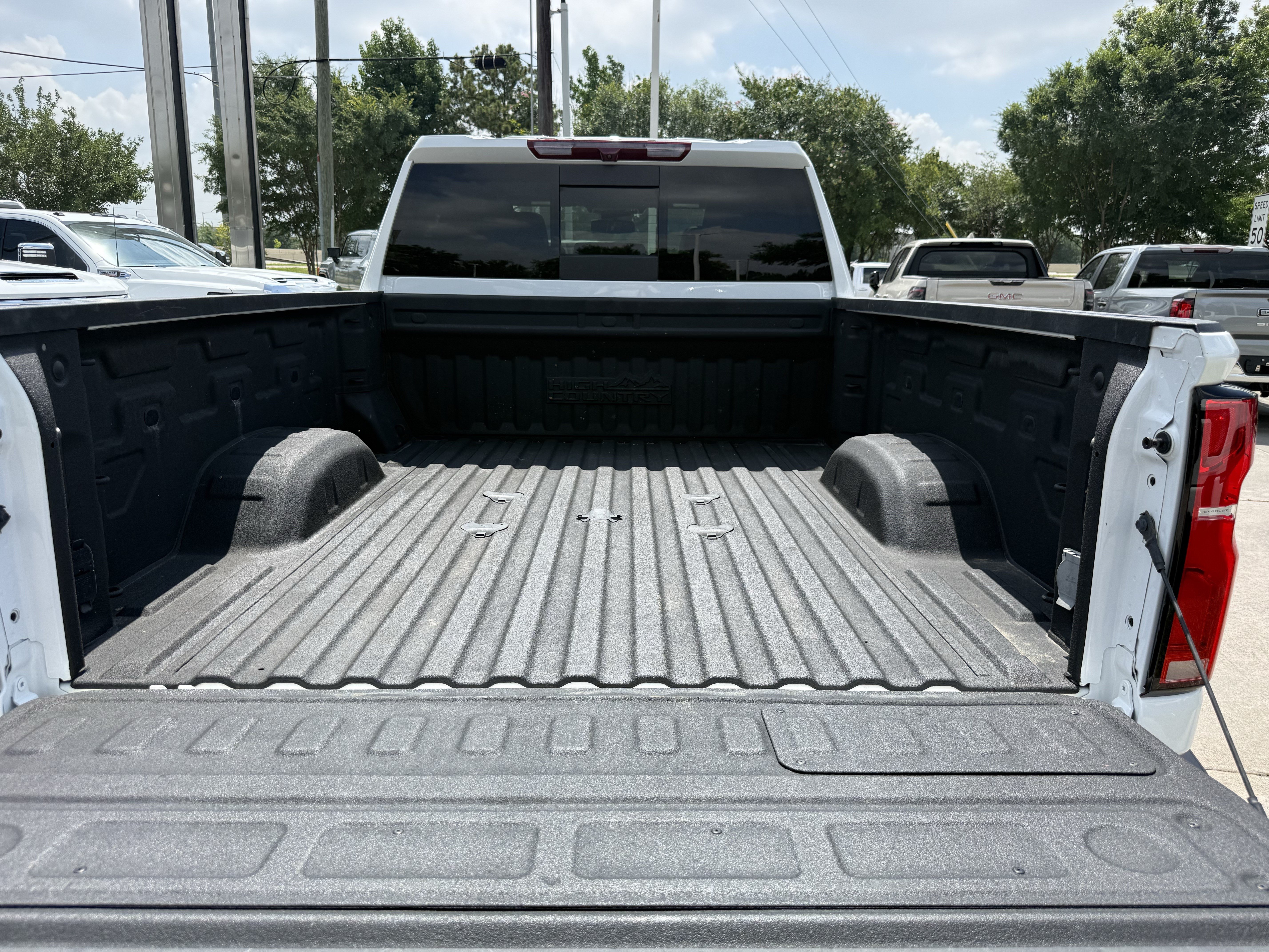 Used 2024 Chevrolet Silverado 2500 High Country AWD/4WD image 29