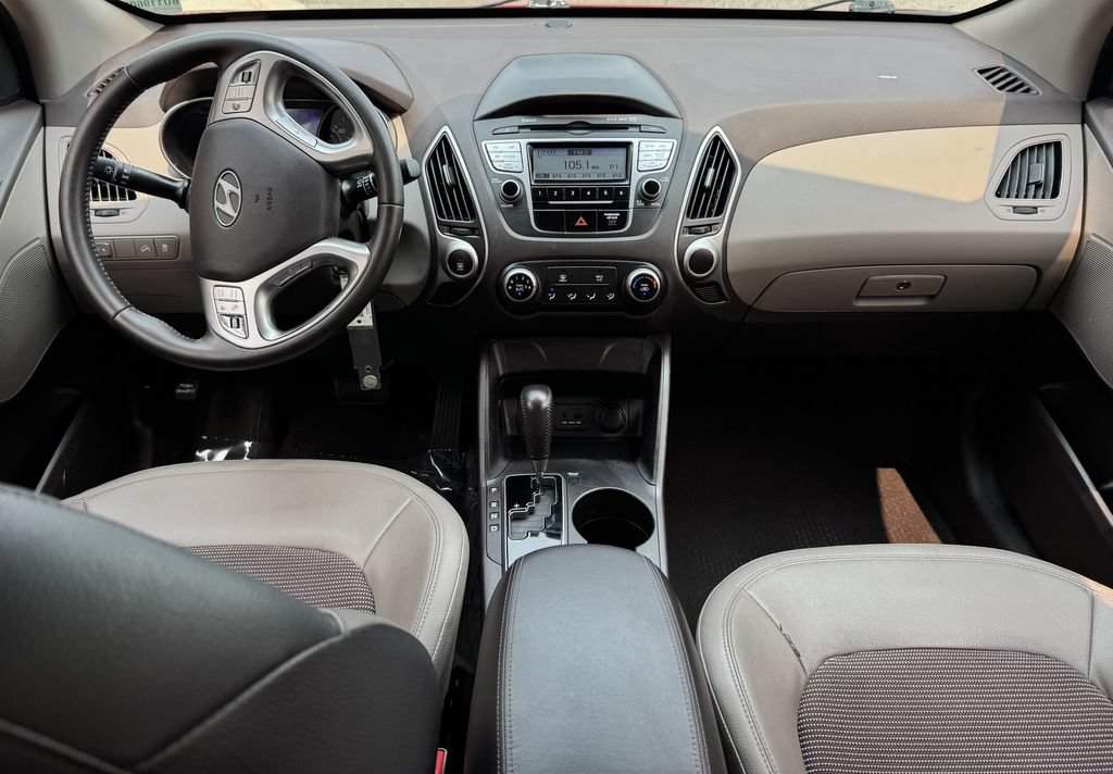 Used 2011 Hyundai Tucson GLS FWD image 26