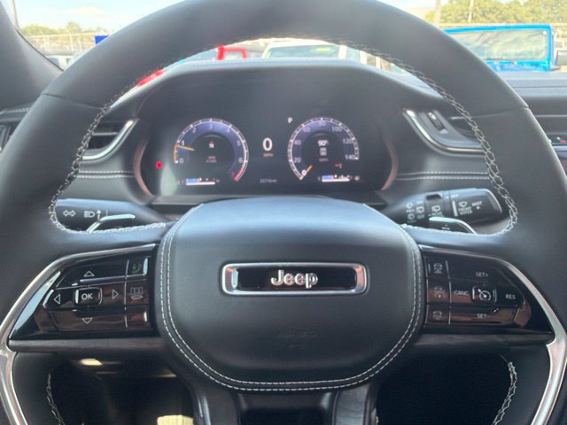 Used 2024 Jeep Grand Cherokee L Overland AWD/4WD image 11