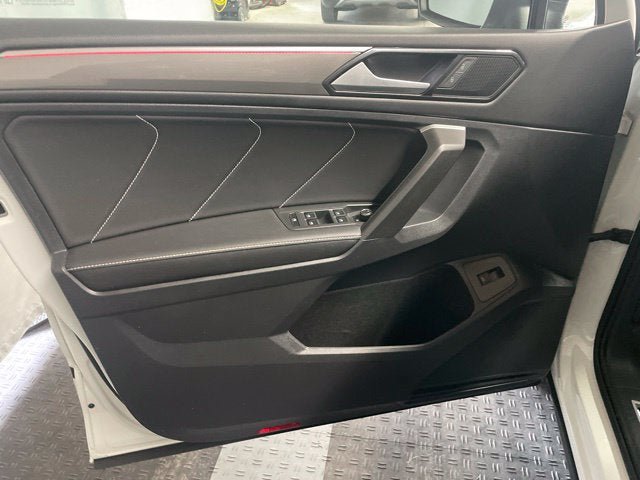 Certified 2024 Volkswagen Tiguan SE R-Line AWD/4WD image 13