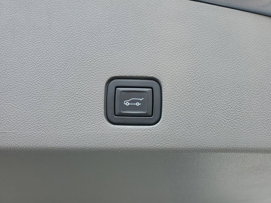 Certified 2024 Cadillac XT6 Premium Luxury w/ LPO, Floor Liner Package image 33