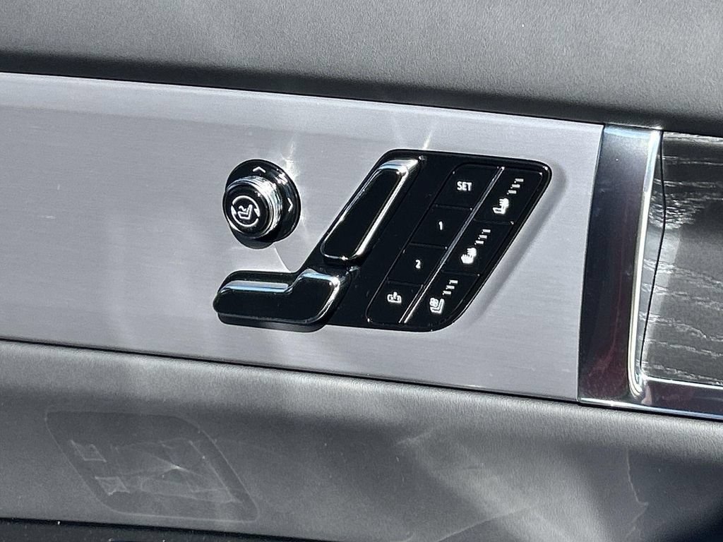 New 2026 Cadillac Vistiq Platinum AWD/4WD image 35