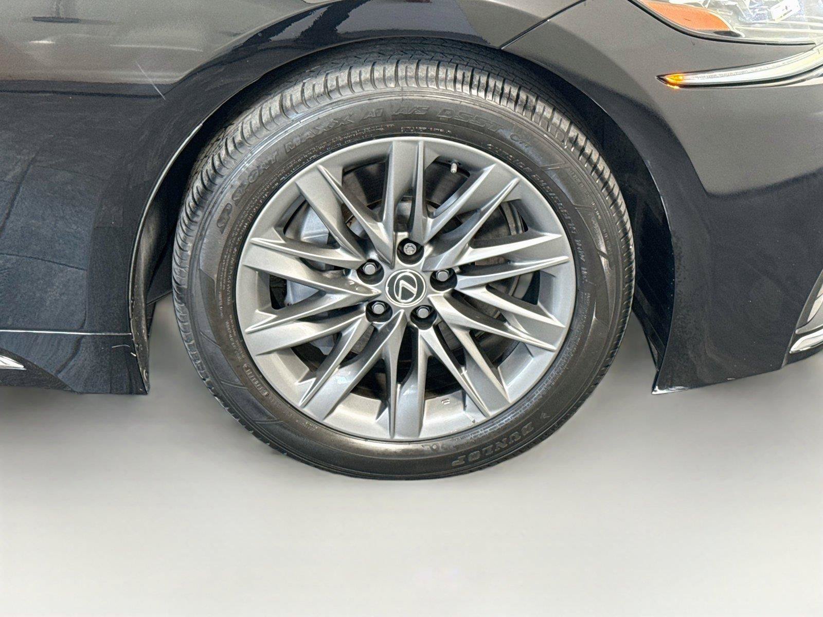 Used 2018 Lexus LS 500 w/ Accessory Package (Z2) RWD image 37