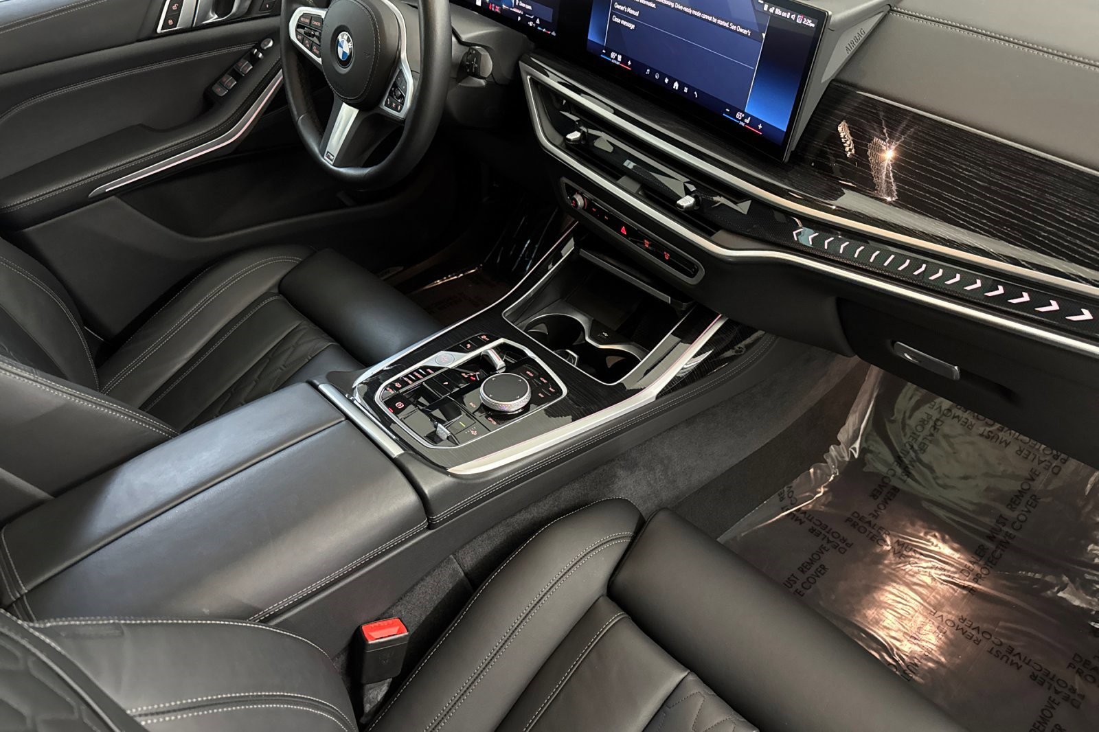 Used 2025 BMW X7 xDrive40i w/ M Sport Package AWD/4WD image 32
